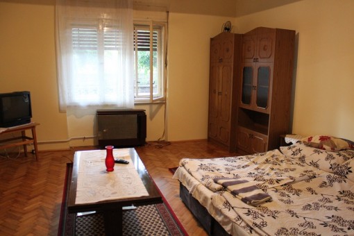   - Hőbér Károly Apartman Sárvár