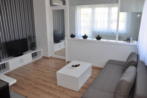   - Glamour Apartman Sárvár